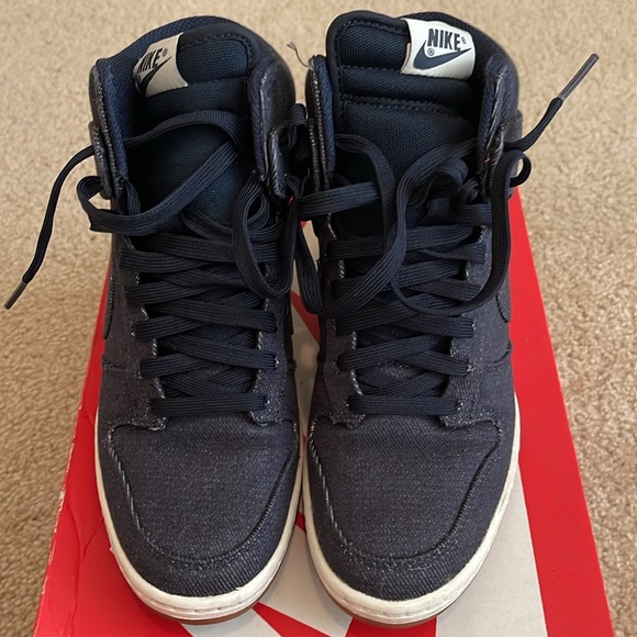 Nike women’s dunk sky hi essential, size 7 - Picture 3 of 4